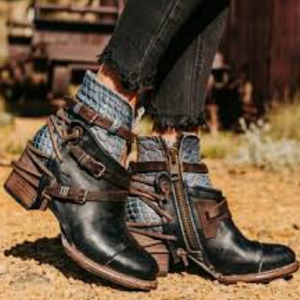 Freebird Navy Crue size 7